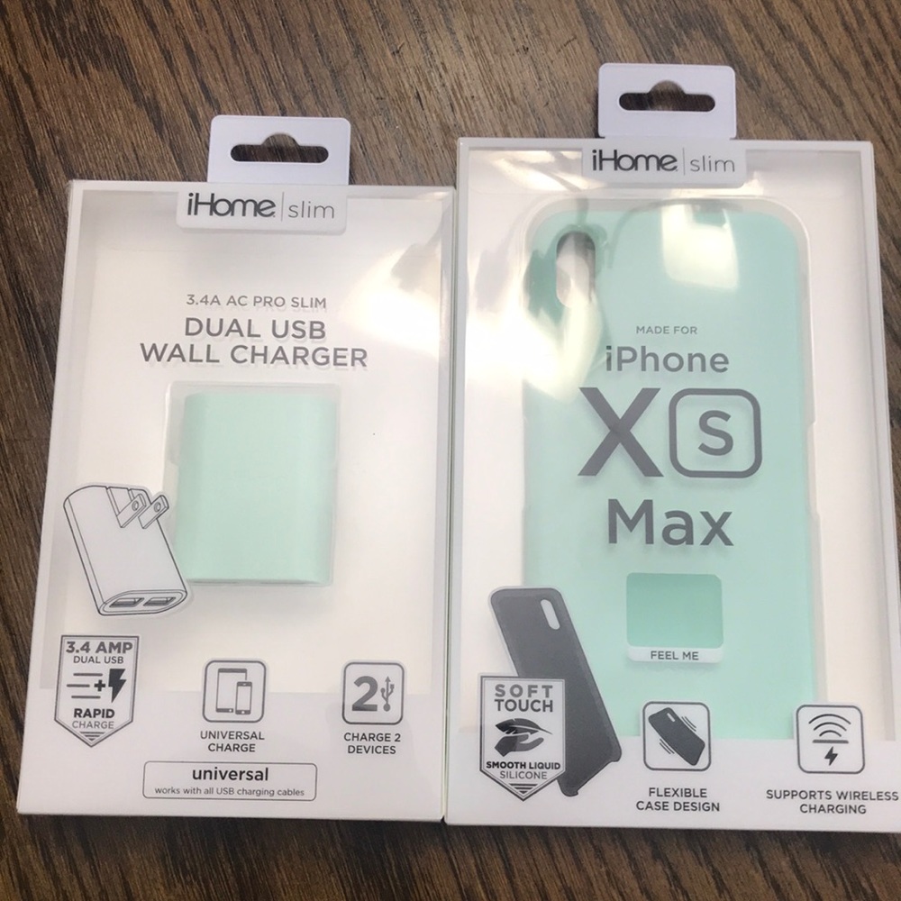 iPhone XS cases comes with a duel usb wall charger